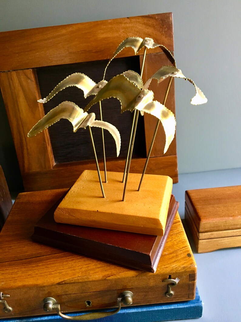 Vintage Mid Century Brutalist Era Jere Style Torch Cut Metal Seagulls Flock Sculpture Decorative Statue w Dimensional Form /& Wood Base