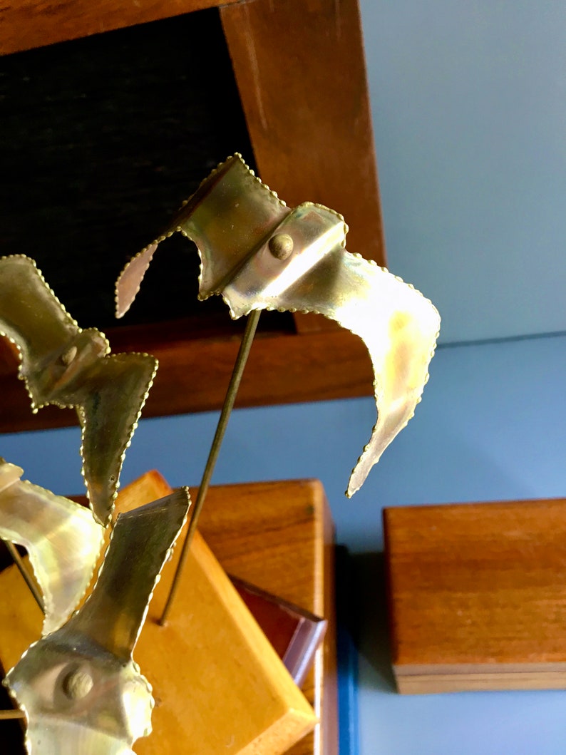 Vintage Mid Century Brutalist Era Jere Style Torch Cut Metal Seagulls Flock Sculpture Decorative Statue w Dimensional Form /& Wood Base