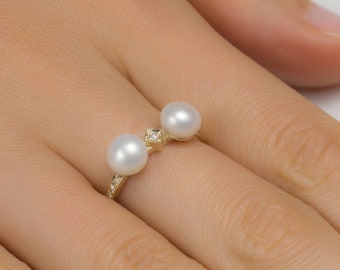 Pearl And Diamond Ring, Pearl Engagement Ring, Double Pearl Ring, Vintage Style Pearl Ring, 14K Gold, Pearl Wedding Ring, Real Diamond Ring