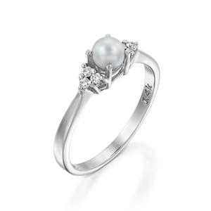 Pearl Engagement Ring, 14k white gold engagement ring,  Pearl Wedding Ring, Pearl Diamond Engagement Ring, Dainty Pearl Ring, gift for her