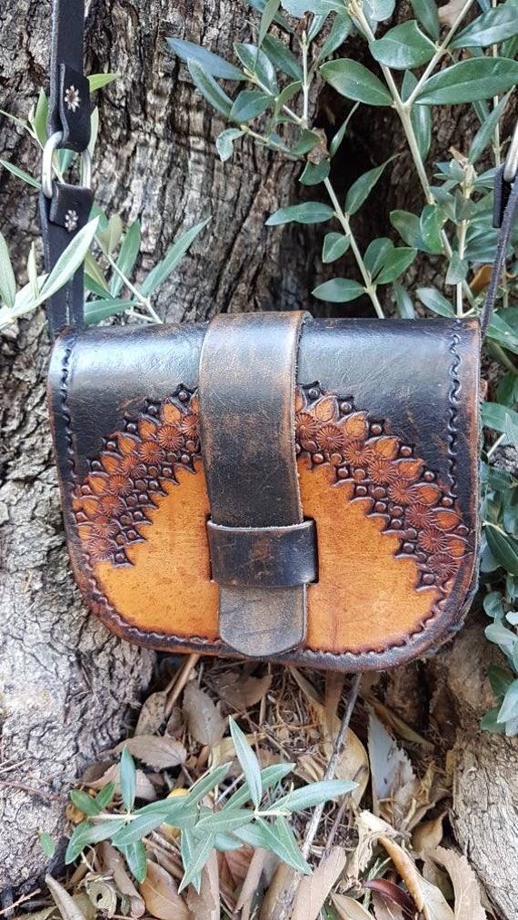 Vintage leather bag hippie-style handbag old charm
