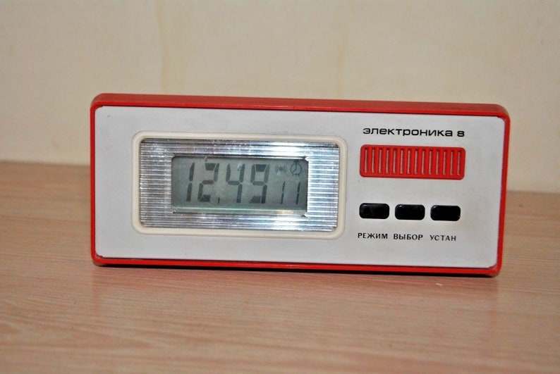 Vintage Collectible MAYAK USSR Shelf Crystal МАЯК Mantel Clock MAJAK