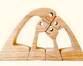 family of 4 version 2 ; sculpture bois originale 2virgule5d