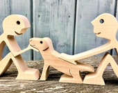 deux hommes un chien ; sculpture bois original 2virgule5d