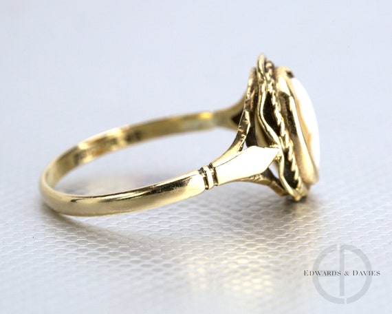 Vintage Gold Cameo Ring | Cameo Cocktail Ring | O… - image 3