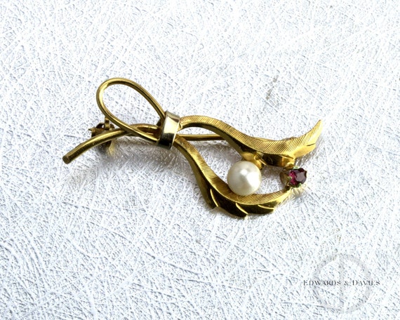 Vintage Spider Brooch Pendant 14 Karat Gold Baroque Pearl Ruby Eyes Jewelry