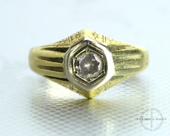 Vintage Diamond Yellow Gold Ring | Hand Engraved D