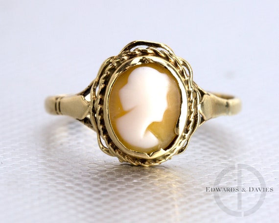 Vintage Gold Cameo Ring | Cameo Cocktail Ring | O… - image 1