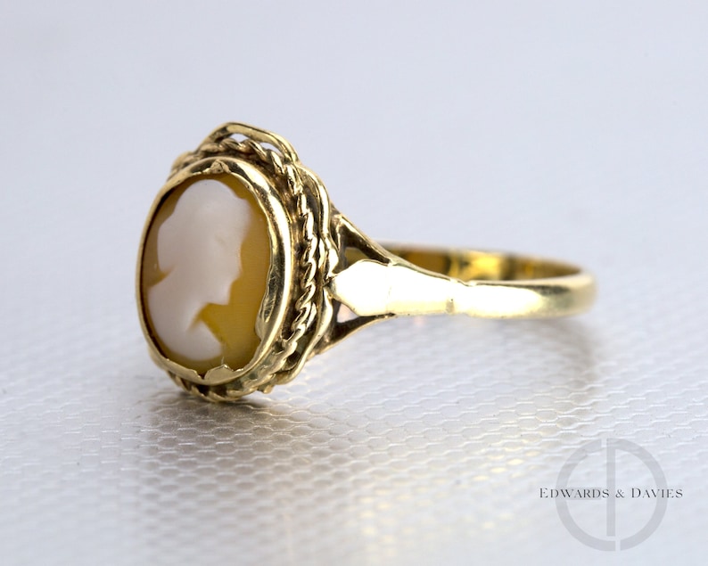 Vintage Gold Cameo Ring Cameo Cocktail Ring Oval Cameo Statement Ring Vintage Cameo Jewellery Vintage Jewelry Antique Jewellery image 2