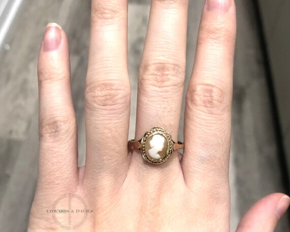 Vintage Gold Cameo Ring | Cameo Cocktail Ring | O… - image 6