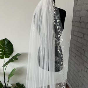 Floral wedding veil cathedral veil leaves veil wedding chapel length flower veil lace edge lace veil embroidery veil leaf veil boho veils