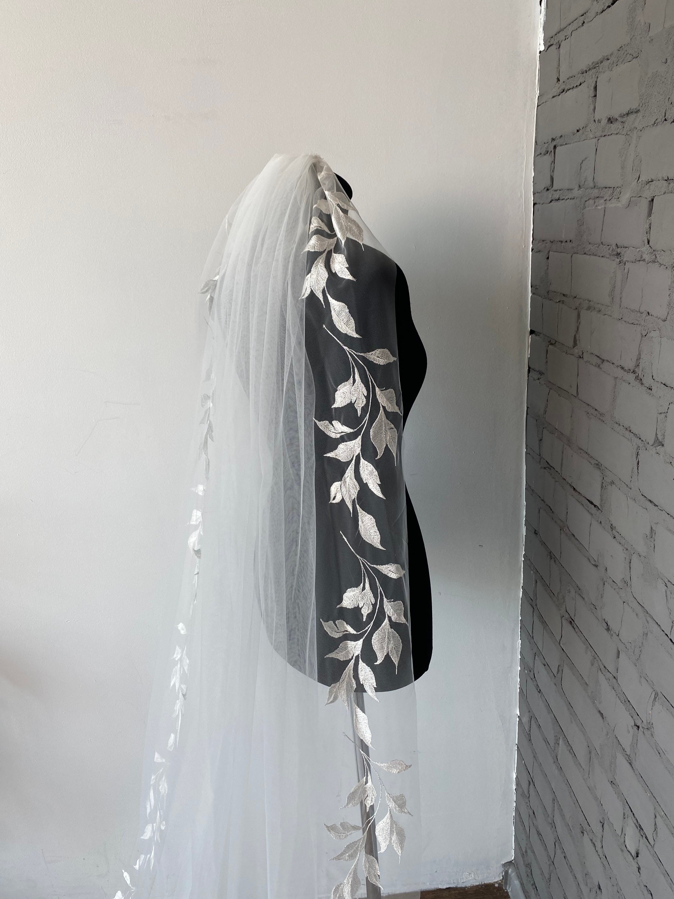 Wedding lace leaf veil wedding cathedral veil chapel length one layer veil leaf bridal veil with comb fingertip veil floor veil short boho