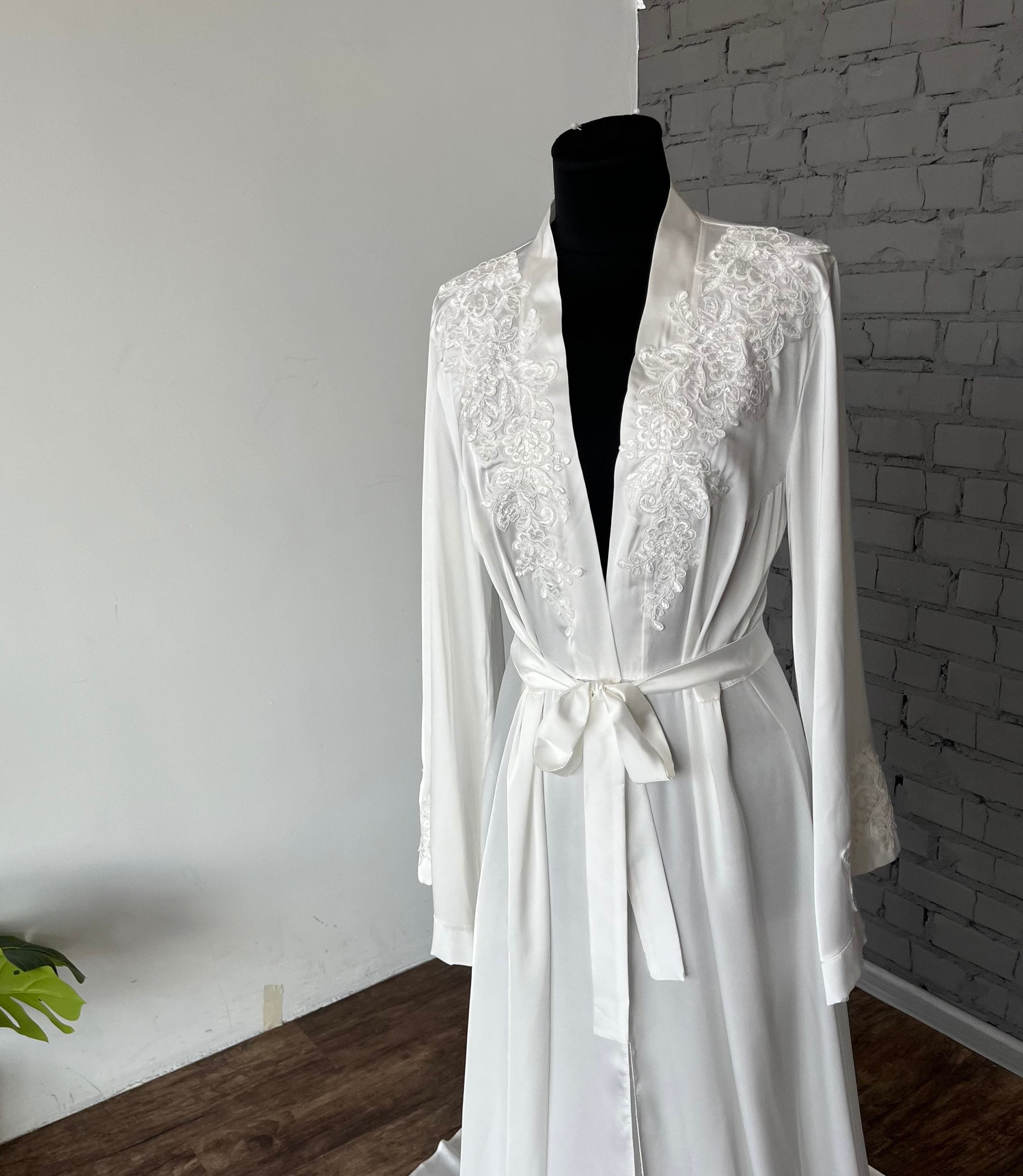 Bridal Robe Lace With Sleeves Bride Robe Long Ivory Robe With Train Robe  Satin Silk Boudoir Classic Robe Wedding Dressing Gown Bridesmaid - Etsy