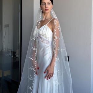 Leaf Edge Veil Wedding Scalloped Veil Lace Chapel Length Cathedral Long Ivory Veil 108 Inches One Layer