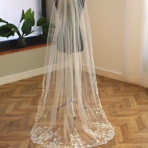 Wedding veil fingertip veil wedding leaf bridal veil leaves veil cathedral veil chapel length veil long veil lace wedding veils for bride image 2