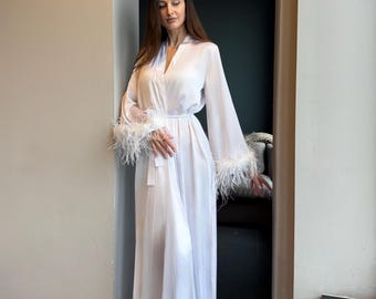 Bride robe with feather white boudoir robe ivory long silk robe bridal robeы bridesmaid robes bridesmaid gift feather bridal robe with train