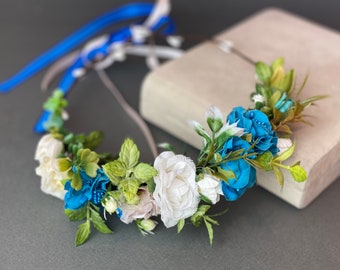 Corona floreale blu e bianca: copricapo da sposa, ghirlanda per damigella d'onore.