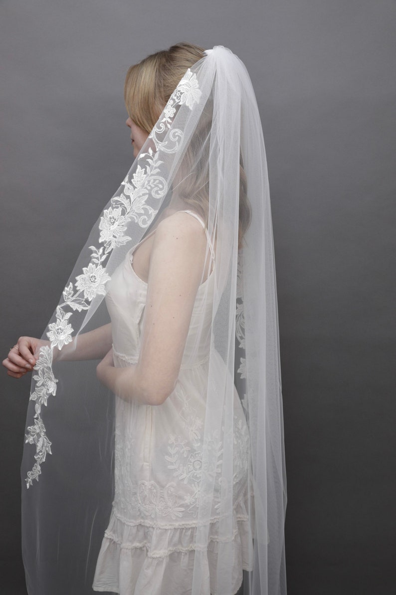 One tier veil wedding lace veil ivory lace trim veil lace applique cathedral veil long bridal veil comb lace mantilla cathedral wedding veil