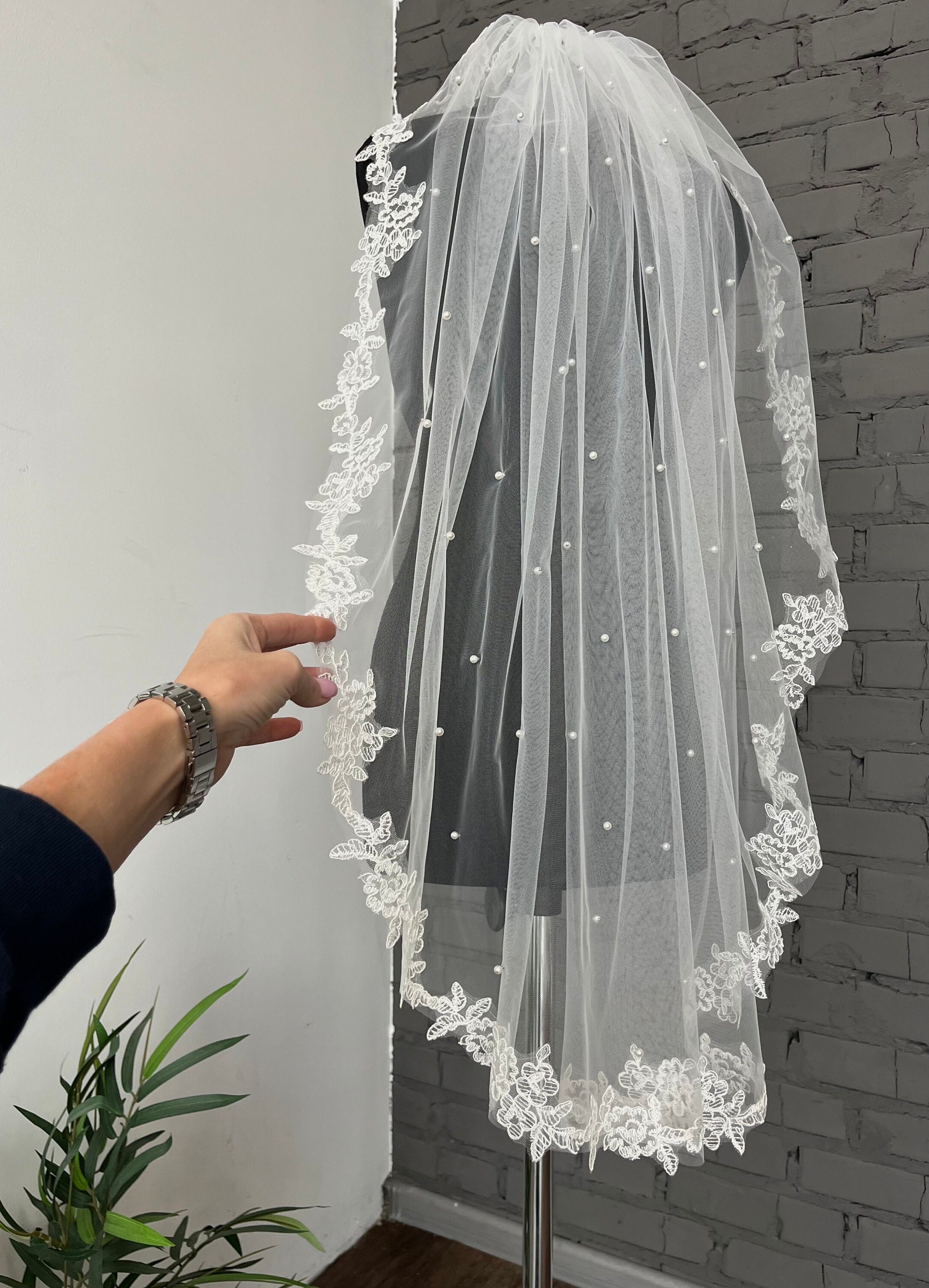 White Short Wedding Veil Short Bridal Veils Pearl Bride Veils Women\'s Shorts Posey Short Veil | Wedding Veils – Grace Loves Lace US main image 3