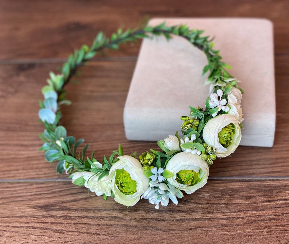 Faux Flower Pearl Detail Crown With Ivory Flower