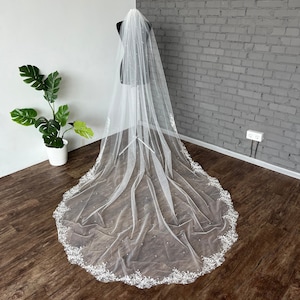 Pearl veil wedding lace veil wedding lace veil pearls veil pearl bridal veil with pearl veil leaf flowers veil cathedral chapel veil short
