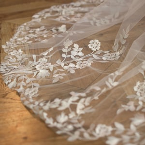 Wedding veil fingertip veil wedding leaf bridal veil leaves veil cathedral veil chapel length veil long veil lace wedding veils for bride