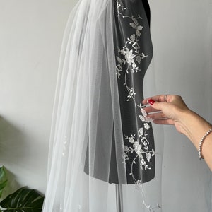 Hochzeitsschleier Brautschleier Stickerei Hochzeitskapelle Elfenbein Hochzeit Spitzenschleier Boho Schleier mit Kamm