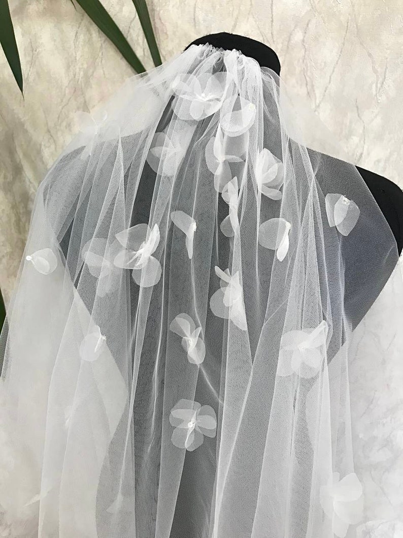 Veil flowers wedding veil cathedral veil flower veil floral veil fingertip veil bridal veil 3d floral embroidered bohemian short veil ivory image 1