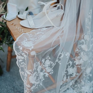 Voile de mariée bord de dentelle 1 niveau voile de tulle voile de dentelle de mariage cathédrale long voile royal un niveau chapelle longueur du bout des doigts bohème voile de mariage
