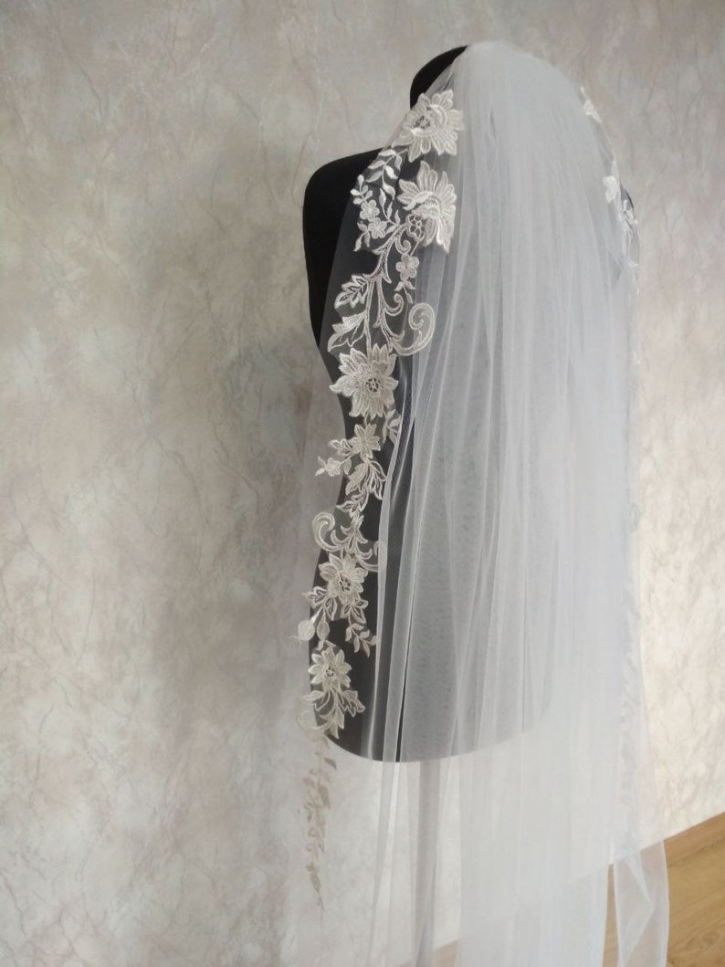 One tier veil wedding lace veil ivory lace trim veil lace applique cathedral veil long bridal veil comb lace mantilla cathedral wedding veil