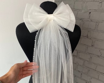 Wedding veil with bow tulle beaded veils for wedding bow comb bridal veil bow barrette wedding accessory hair bow veil fingertip veil short