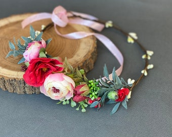 Coroa de flores em tons de rosa e vermelho: Tiara de noiva com peônias e rosas