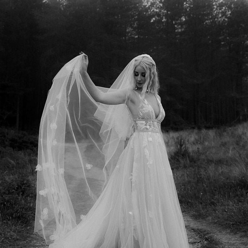 Veil flowers wedding veil cathedral veil flower veil floral veil fingertip veil bridal veil 3d floral embroidered bohemian short veil ivory image 3