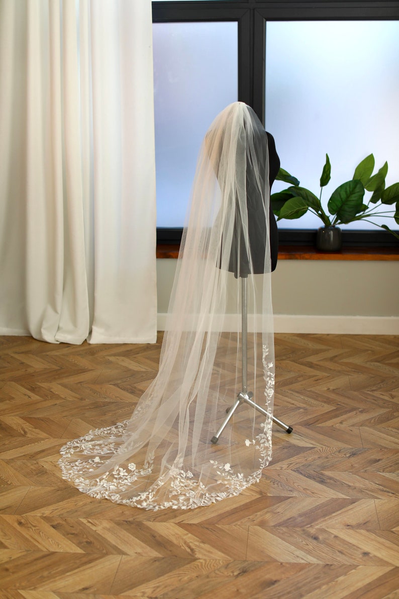 Wedding veil fingertip veil wedding leaf bridal veil leaves veil cathedral veil chapel length veil long veil lace wedding veils for bride image 4