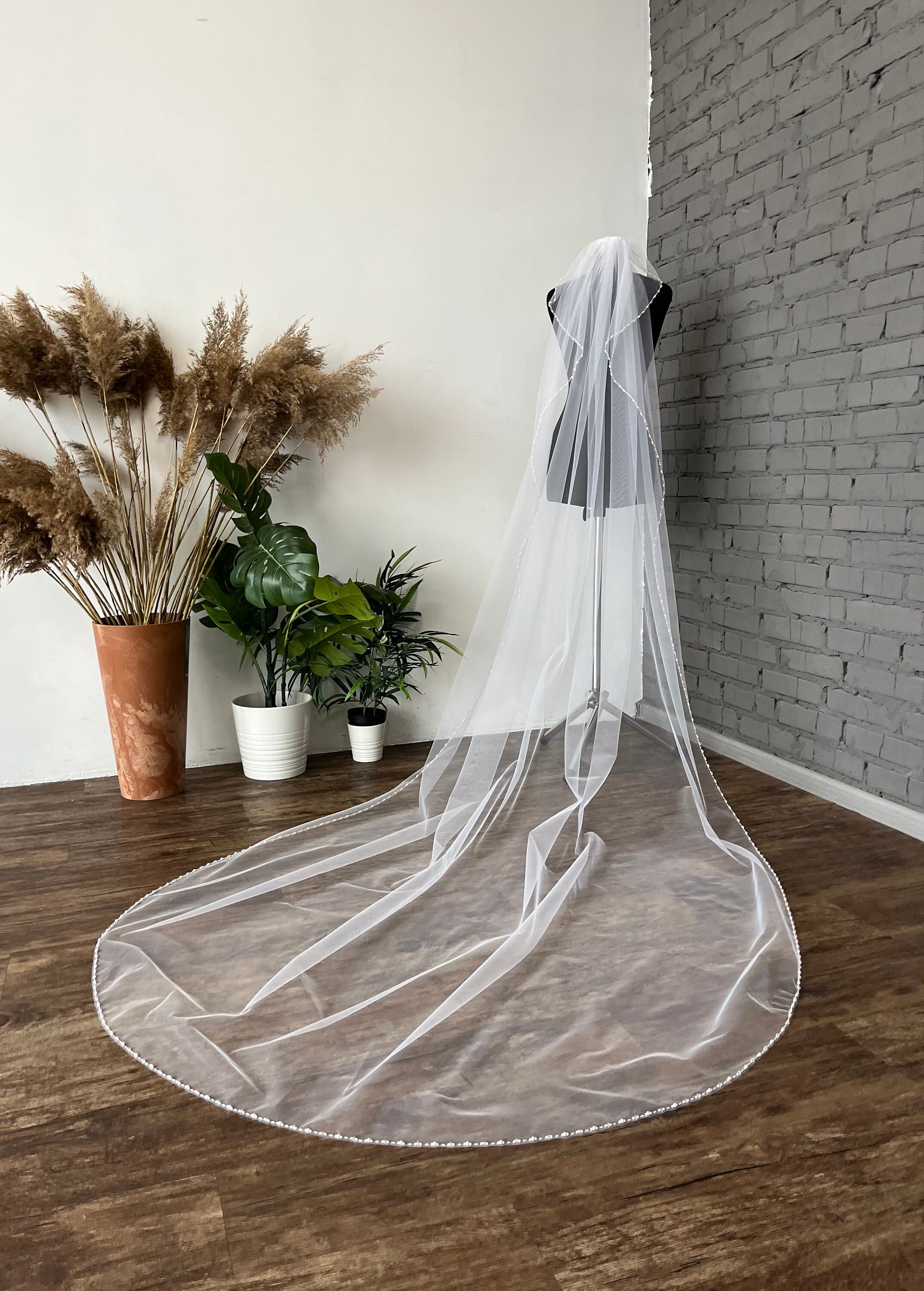 Beaded Edge Cathedral Wedding Veil, One Tier Bridal Veil  display picture 1