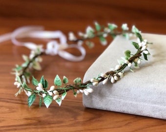 White flower crown wedding floral crown leaf crown simple crown boho flower headband bridal flowers wreath for hair crowns flower girl crown