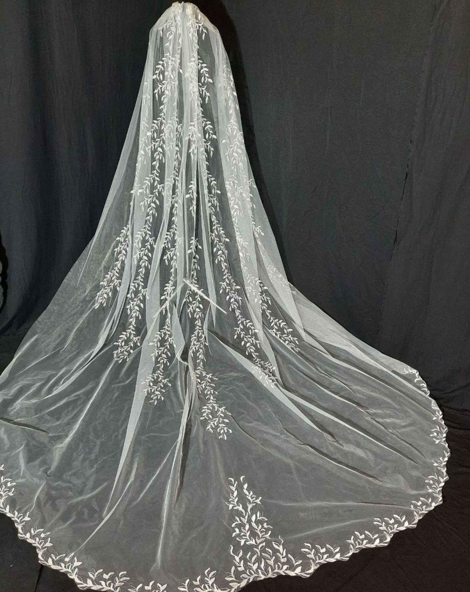 Leaf Wedding Veil Bridal Veil Cathedral Veil Applique Lace Etsy