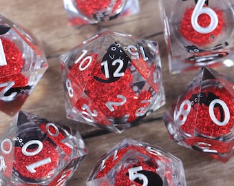 Schwarze Katze Flüssigkern Harz Würfelset, D20 Würfelset, DM Geschenke, RPG Würfelset, Tabletop Spiele, Rollenspiel Würfel