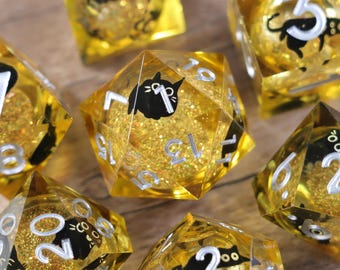 Schwarze Katze Flüssigkern Harz Würfelset, D20 Würfelset, DM Geschenke, RPG Würfelset, Tabletop Spiele, Rollenspiel Würfel