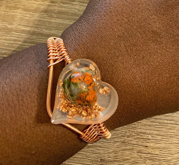 Dainty Heart Resin Bracelet