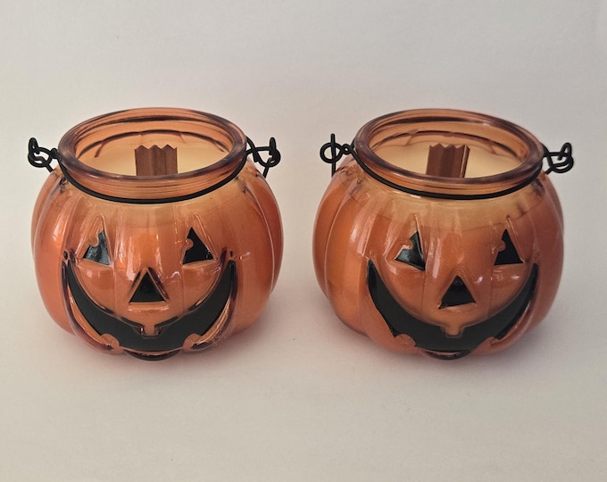 Vanilla Pumpkin Spized: 10 oz Scented All Natural Air Purifying Beeswax Coco Creme Candle With a Wood Wick in a Glass pumpkin face Jar