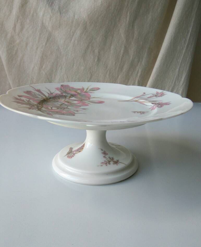 Un Élégant Stand de Français en Porcelaine Vintage. Plaque Piédestal Modèle Papillon et Fleur.