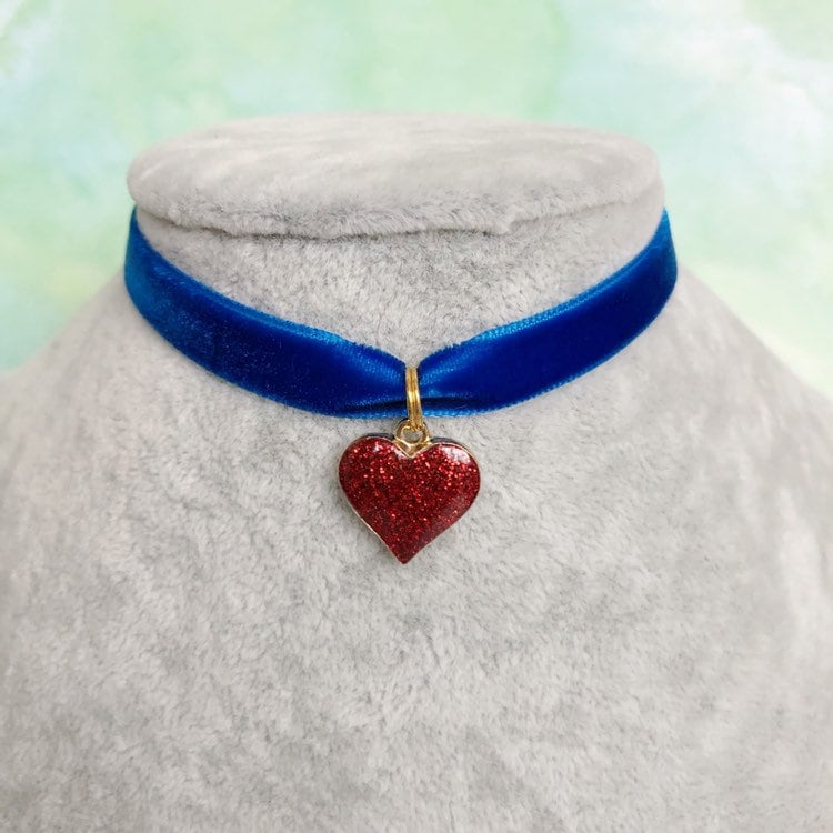 Disney Descendants Evie Heart Velvet 