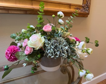 Centro de mesa con flores de seda de primavera / Arreglo de dalias, rosas y ranúnculos de tacto real / Decoración floral artificial para mesa, mesa de comedor o entrada