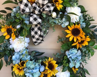 Corona rústica de girasoles con hortensias y peonías / Decoración de puerta de granja / Corona de puerta principal campestre / Corona de verano con lazo de cuadros escoceses