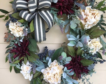 Corona rústica / Corona de peonía crema, crisantemo arándano y lavanda / Corona para puerta principal / Corona para uso diario durante todo el año / Decoración floral neutra