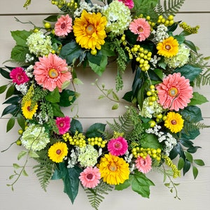 Cheerful Daisy Wreath | 24-25” Spring & Summer Front Door Decor, Porch Wreath