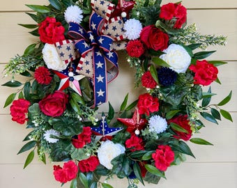 Corona patriótica, decoración americana en rojo, blanco y azul