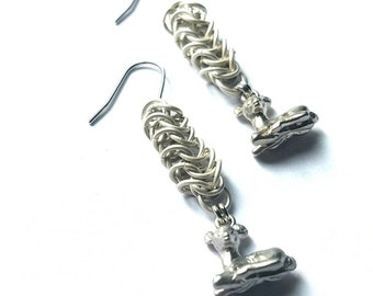 Silver Nara Japan deer charm and Byzantine Eternity chain earrings - Tōdai-ji