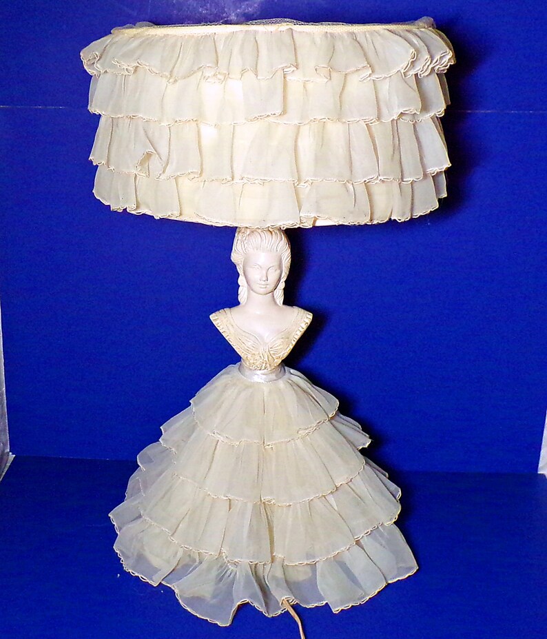 Antique Chalkware Lady Doll Boudoir Lamp Table Image 0